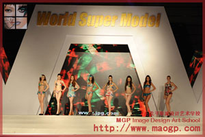 上海毛戈平学校师生参与2012世界超模