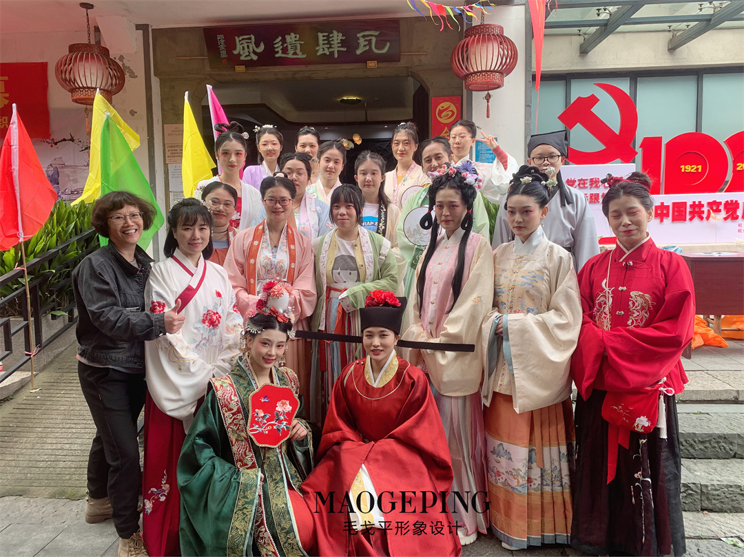 杭州毛戈平学校担任第五届南宋瓦肆文化节彩妆团队